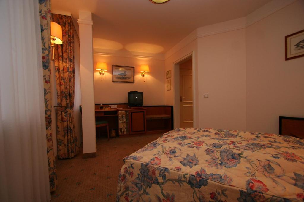 Park Hotel Am Schloss Ettringen  Habitación foto